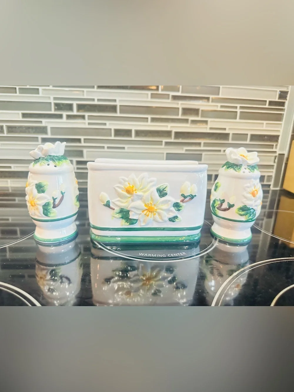 Vtg Ceramic Hand-Painted Magnolia Collection Napkin Holder/Salt & Pepper Shaker